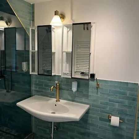 BoLA Ferienwohnung Hamburg Nr 29 Shabby für 2 Personen, Parkplatz-3